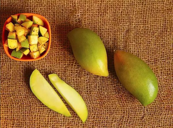 When is Mango Season and Where do Mangoes Grow and Types of Mango: Totapuri