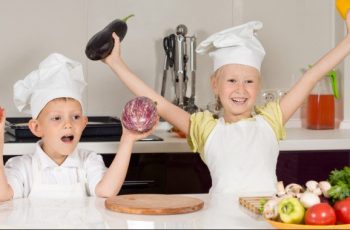 kids-take-over-the-kitchen-day