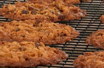 national-lacy-oatmeal-cookie-day